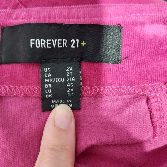 Forever 21 + Raspberry Pink Corduroy Mini Skirt in Size 2X - Picture 8 of 10